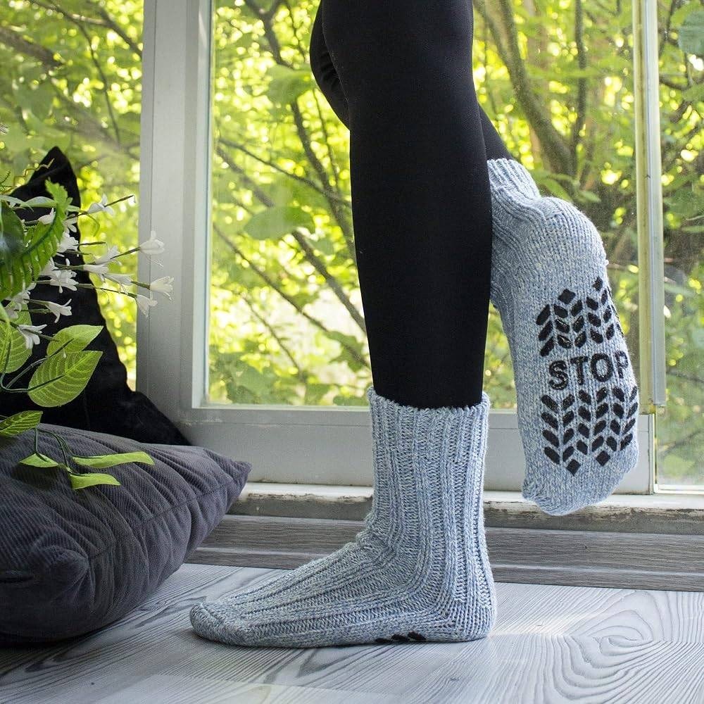 GoWith Superwash Wool Blend Non-Slip Slipper Socks In Grey US 7.5-9.5 NWT